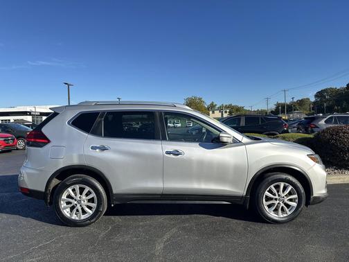 2017 Nissan Rogue SV