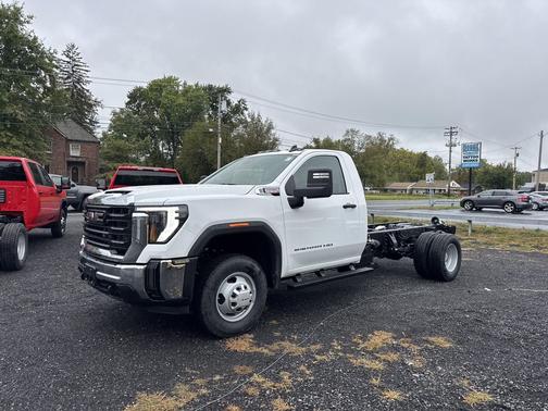 2025 GMC Sierra 3500 Base