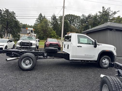 2025 GMC Sierra 3500 Base