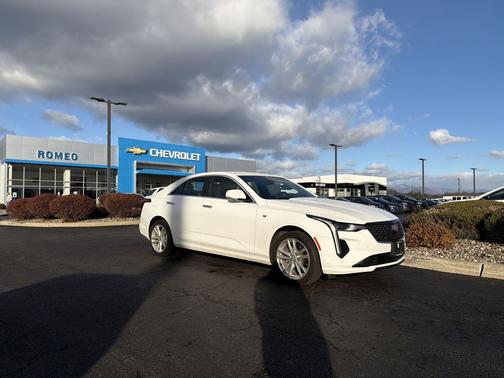 2023 Cadillac CT4 Luxury