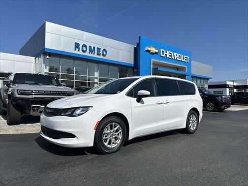 2022 Chrysler Voyager LX