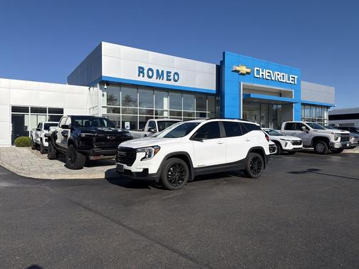 Summit White 2023 GMC Terrain SLE