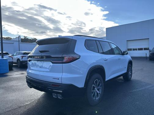 2026 GMC Acadia AWD AT4