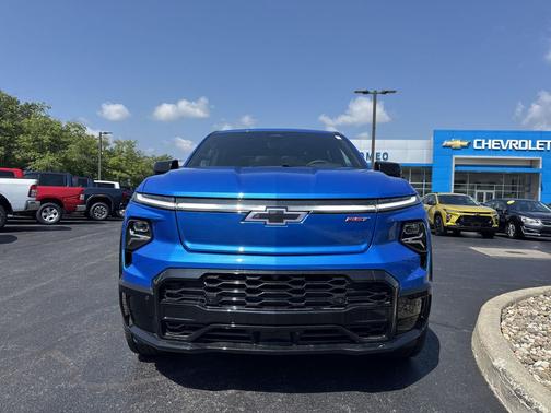 2025 Chevrolet Silverado EV RST