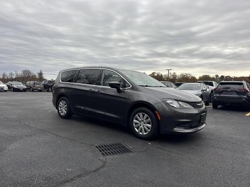2021 Chrysler Voyager L