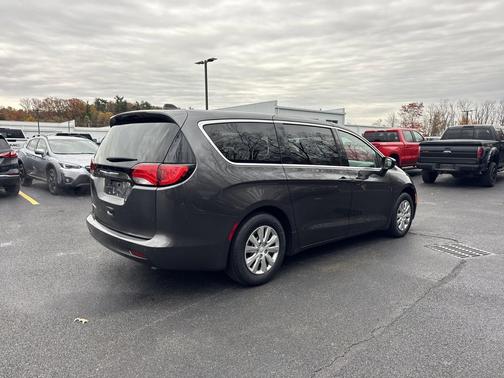 2021 Chrysler Voyager L
