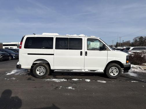 2025 Chevrolet Express 3500 RWD 3500 Regular Wheelbase LS