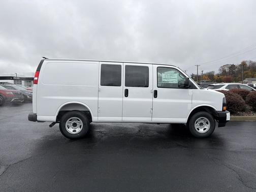 2025 GMC Savana 2500 Work Van