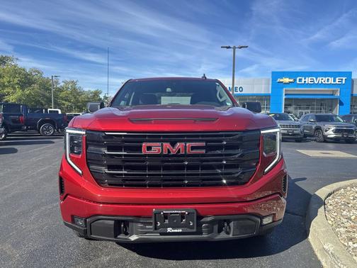 2023 GMC Sierra 1500 Elevation