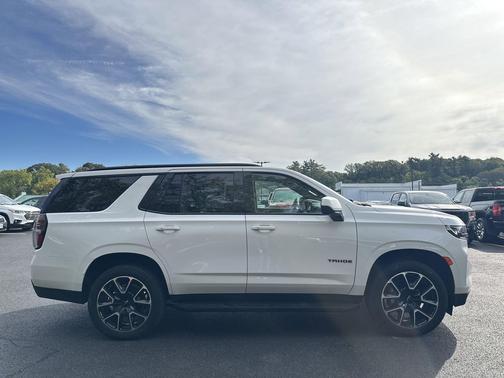 2023 Chevrolet Tahoe 4WD RST