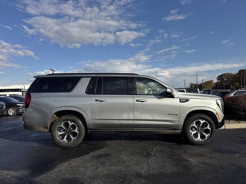2025 GMC Yukon XL 4WD AT4