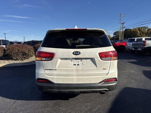 2017 Kia Sorento LX