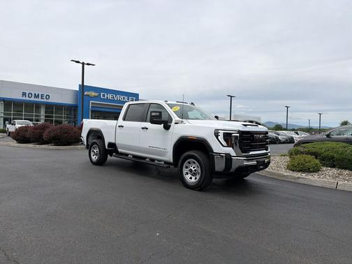 Summit White 2025 GMC Sierra 3500 Base