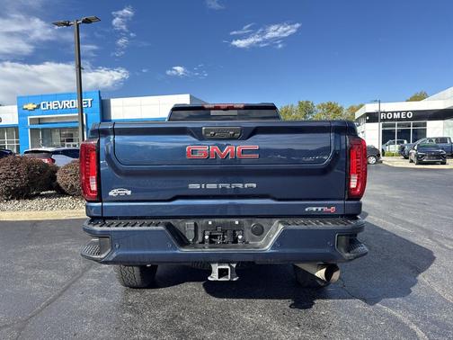 2022 GMC Sierra 2500 AT4