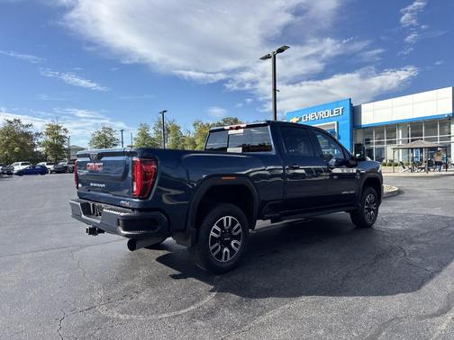 2022 GMC Sierra 2500 AT4