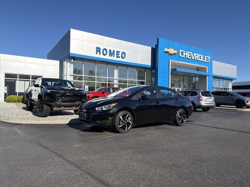 Super Black 2025 Nissan Versa 1.6 S