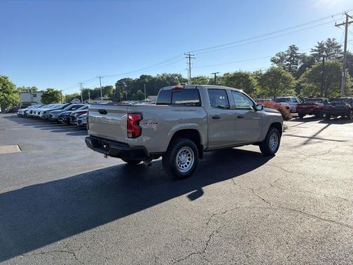 Sand Dune Metallic 2023 Chevrolet Colorado WT