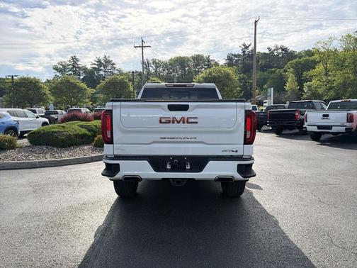 Summit White 2021 GMC Sierra 1500 AT4