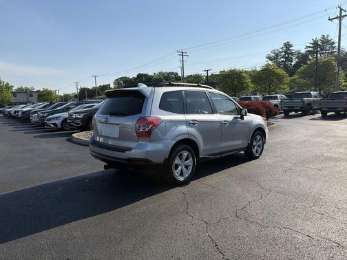 Ice Silver Metallic 2016 Subaru Forester 2.5i Limited