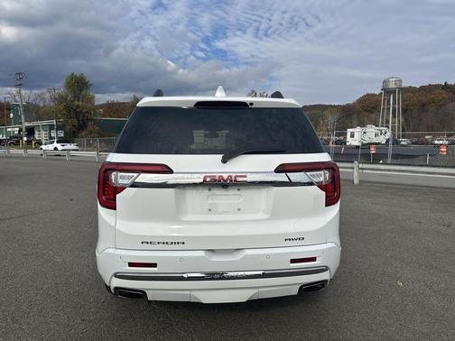 2020 GMC Acadia Denali