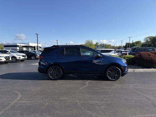 Blue Glow Metallic 2022 Chevrolet Equinox AWD RS