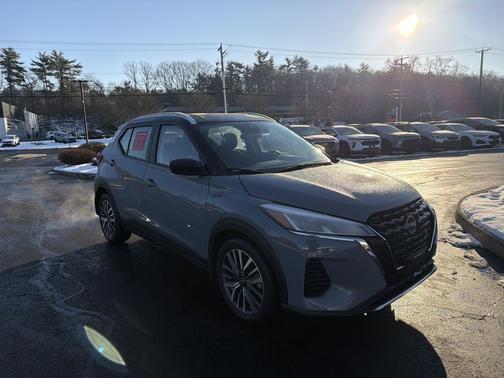 2023 Nissan Kicks SV