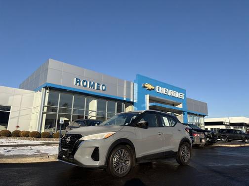 2023 Nissan Kicks SV