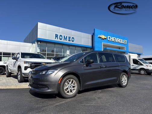 2023 Chrysler Voyager LX