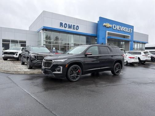 Mosaic Black Metallic 2024 Chevrolet Traverse Premier