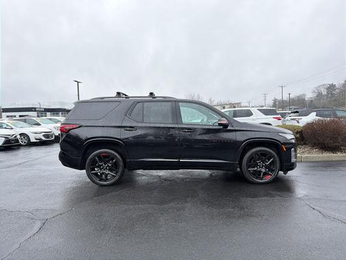 Mosaic Black Metallic 2024 Chevrolet Traverse Premier