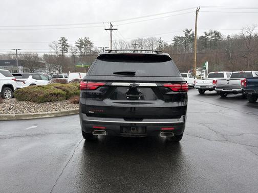 Mosaic Black Metallic 2024 Chevrolet Traverse Premier