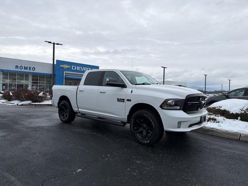 2018 RAM 1500 Night Crew Cab 4x4 5'7' Box