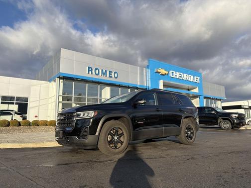 2023 GMC Acadia AWD AT4