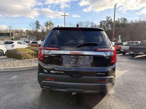 2023 GMC Acadia AWD AT4