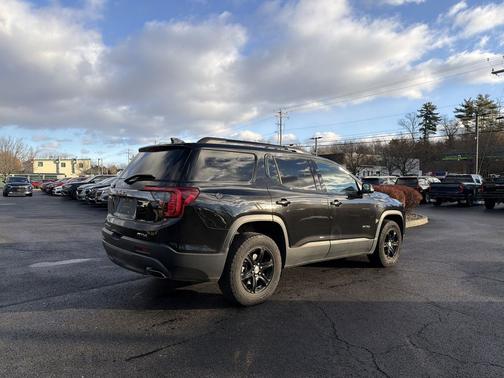 2023 GMC Acadia AWD AT4