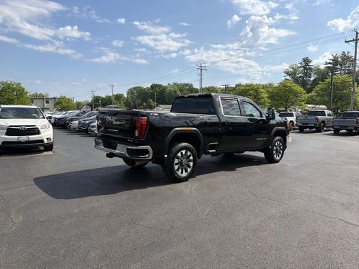 Onyx Black 2023 GMC Sierra 2500 SLE