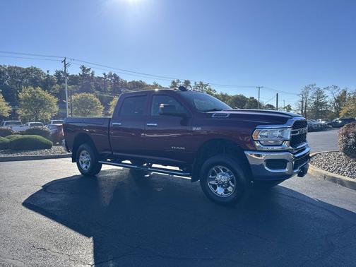 2020 RAM 2500 Tradesman Crew Cab 4X4 6'4' Box