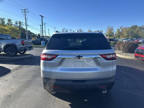 2021 Chevrolet Traverse LT Cloth