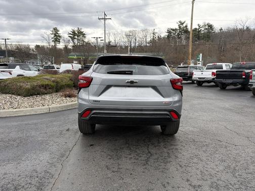 Sterling Gray Metallic 2024 Chevrolet Trax FWD 1RS