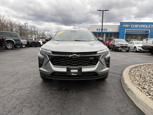 Sterling Gray Metallic 2024 Chevrolet Trax FWD 1RS