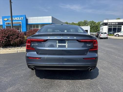 2019 Volvo S60 T6 Momentum