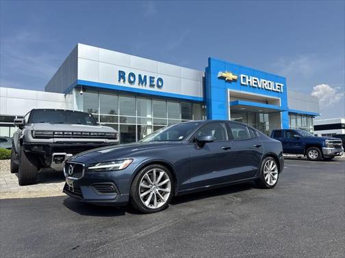 2019 Volvo S60 T6 Momentum