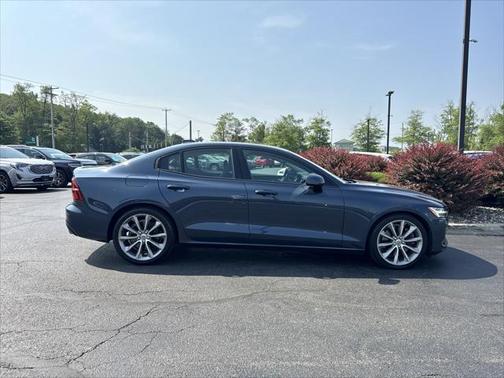 2019 Volvo S60 T6 Momentum