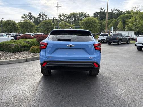 Fountain Blue 2024 Chevrolet Trax FWD 1RS