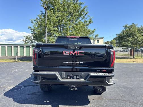 2025 GMC Sierra 2500 AT4