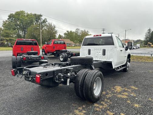 2025 Chevrolet Silverado 3500 WT
