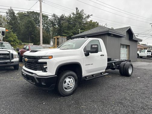 2025 Chevrolet Silverado 3500 WT