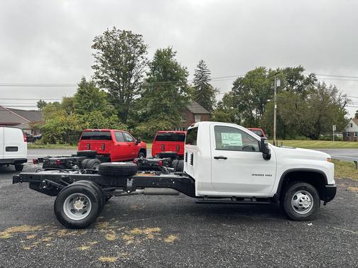 2025 Chevrolet Silverado 3500 WT
