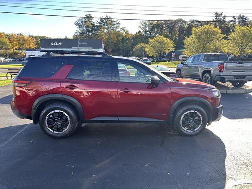 2024 Nissan Pathfinder Rock Creek 4WD