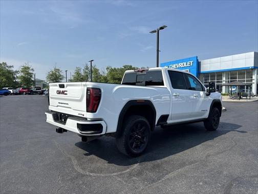 2024 GMC Sierra 2500 AT4